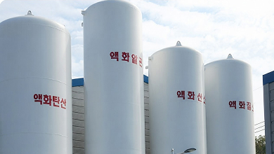 Cryogenic storage tank