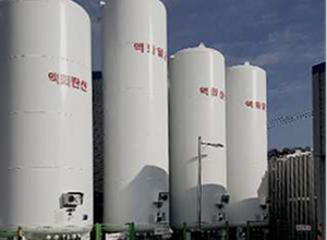 Cryogenic storage tank using new materials