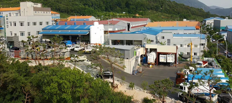 Panoramic view of the Modern Ulsan headquarters and industrial gas plant